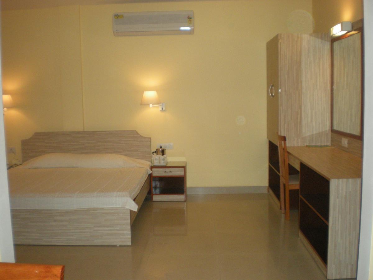 Hotel Rajawas Dibrugarh Exterior foto